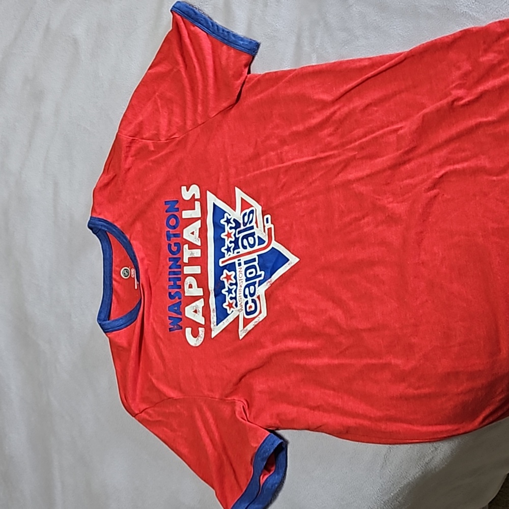 Washington Capitals Retro style Tee